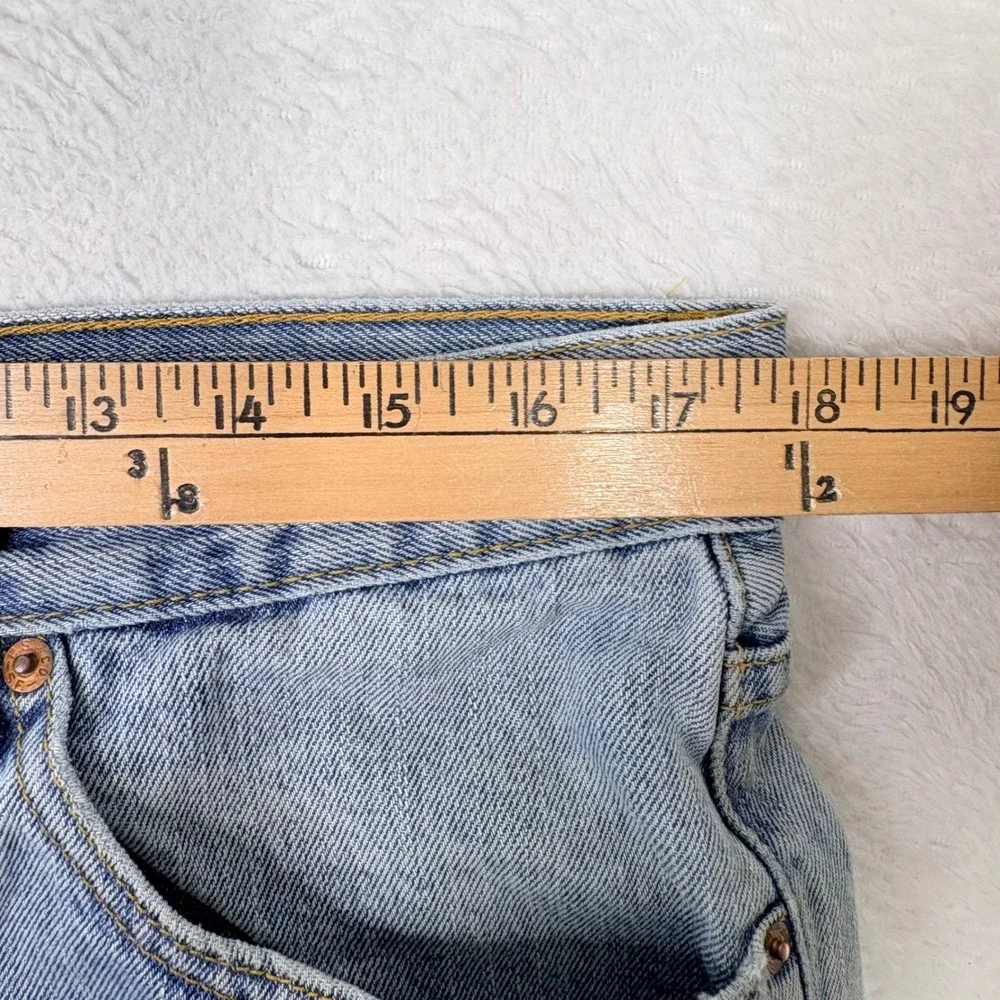 Levis 550 Relaxed Fit Light Wash Denim Jeans Mens 36x32 Measures 35x30‎ Y2K Worn